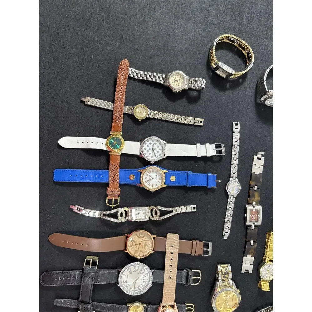 (A1) Bulk Lot Of 25 Watches Vintage And Modern Running On New Batteries!